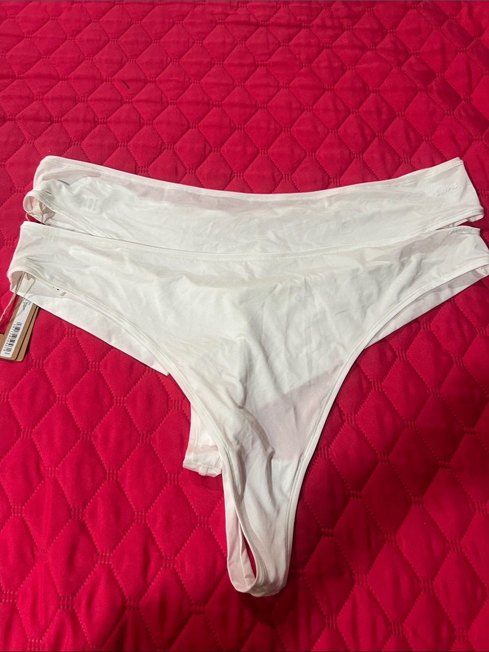 SKIMS White Seamless Thong Bundle of Two-NWT